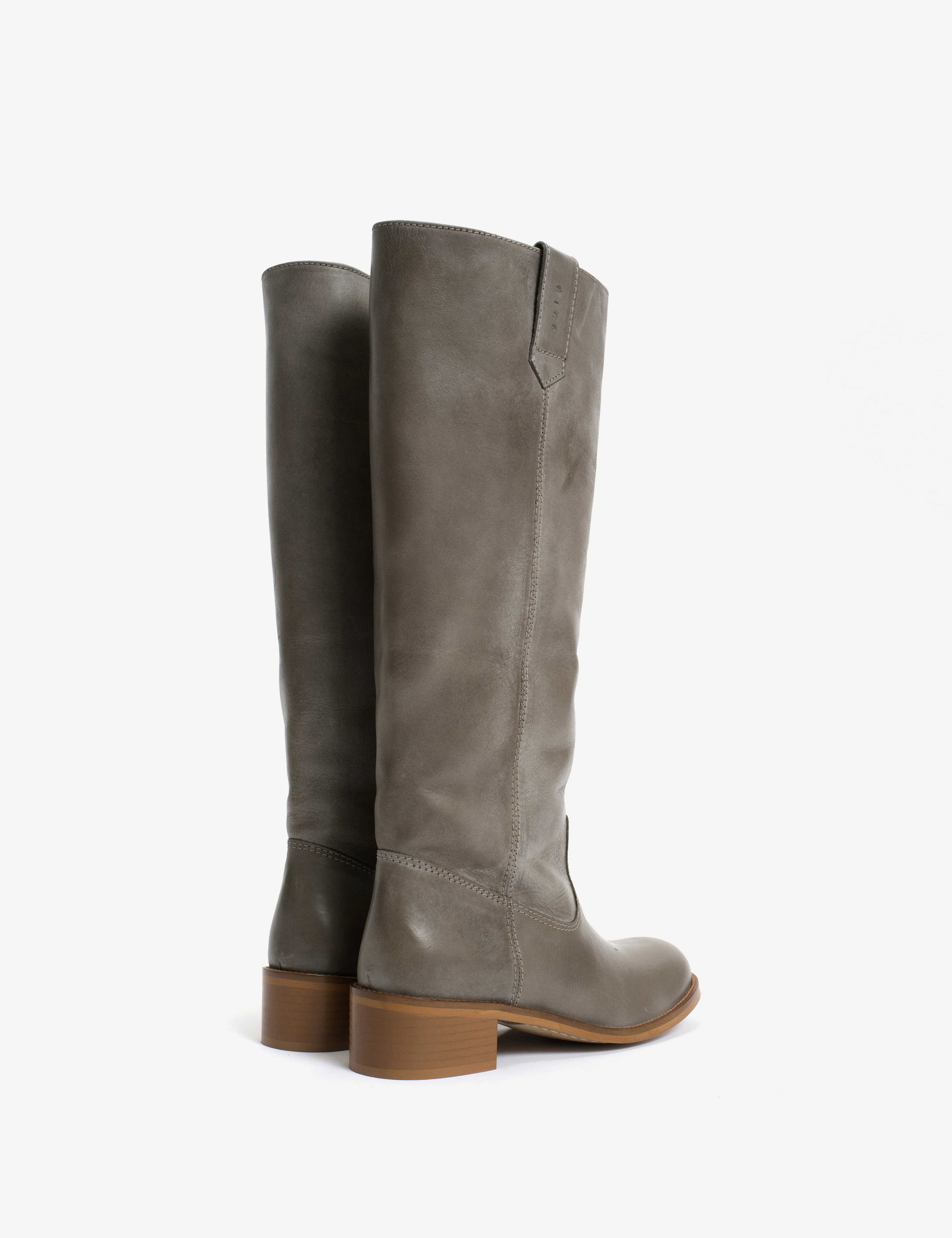 Ann Gaucho Boot In Concrete Grey Escovado Leather - Image 3