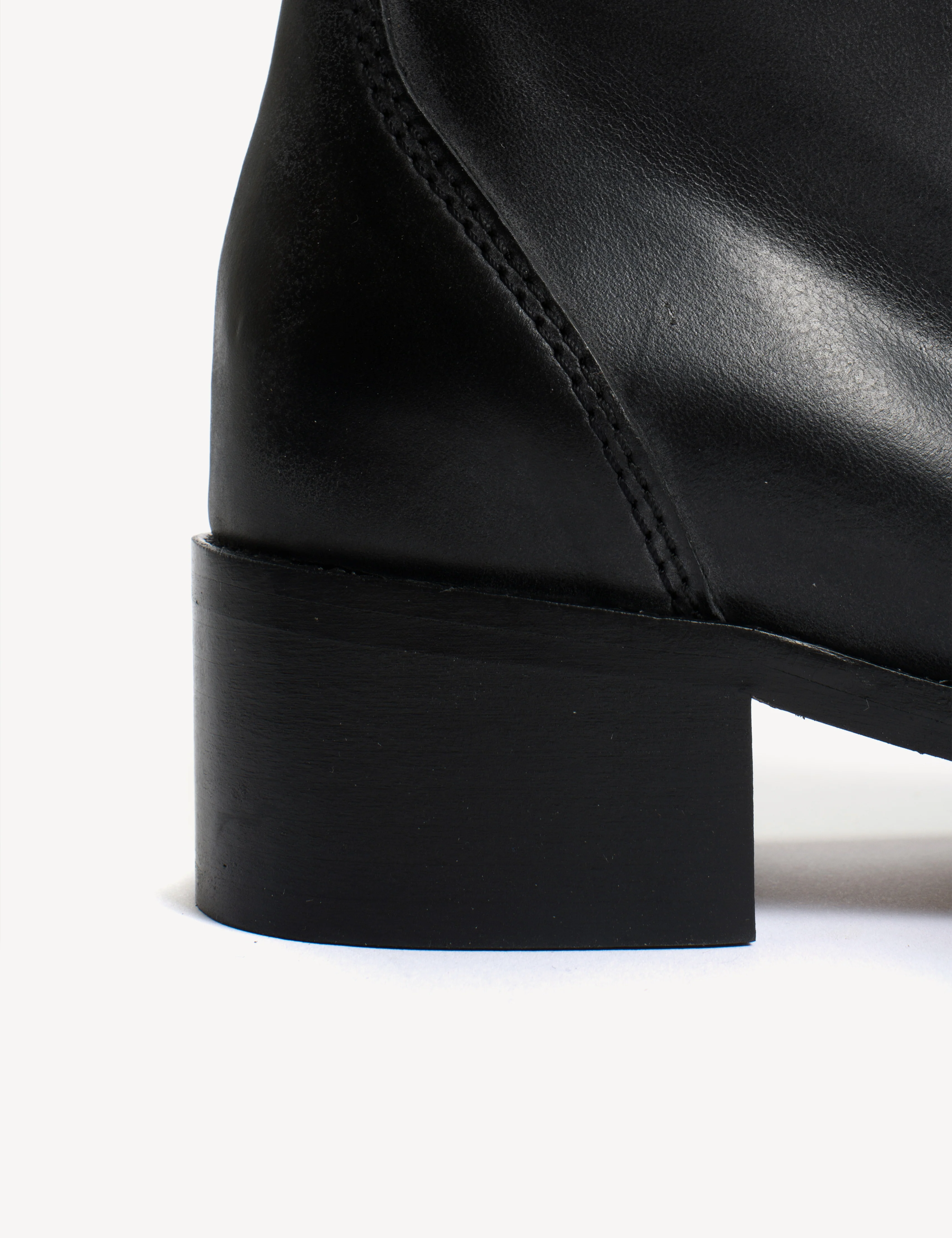 Hunter Buckle Gaucho Boot In Black Escovado Leather - Image 8