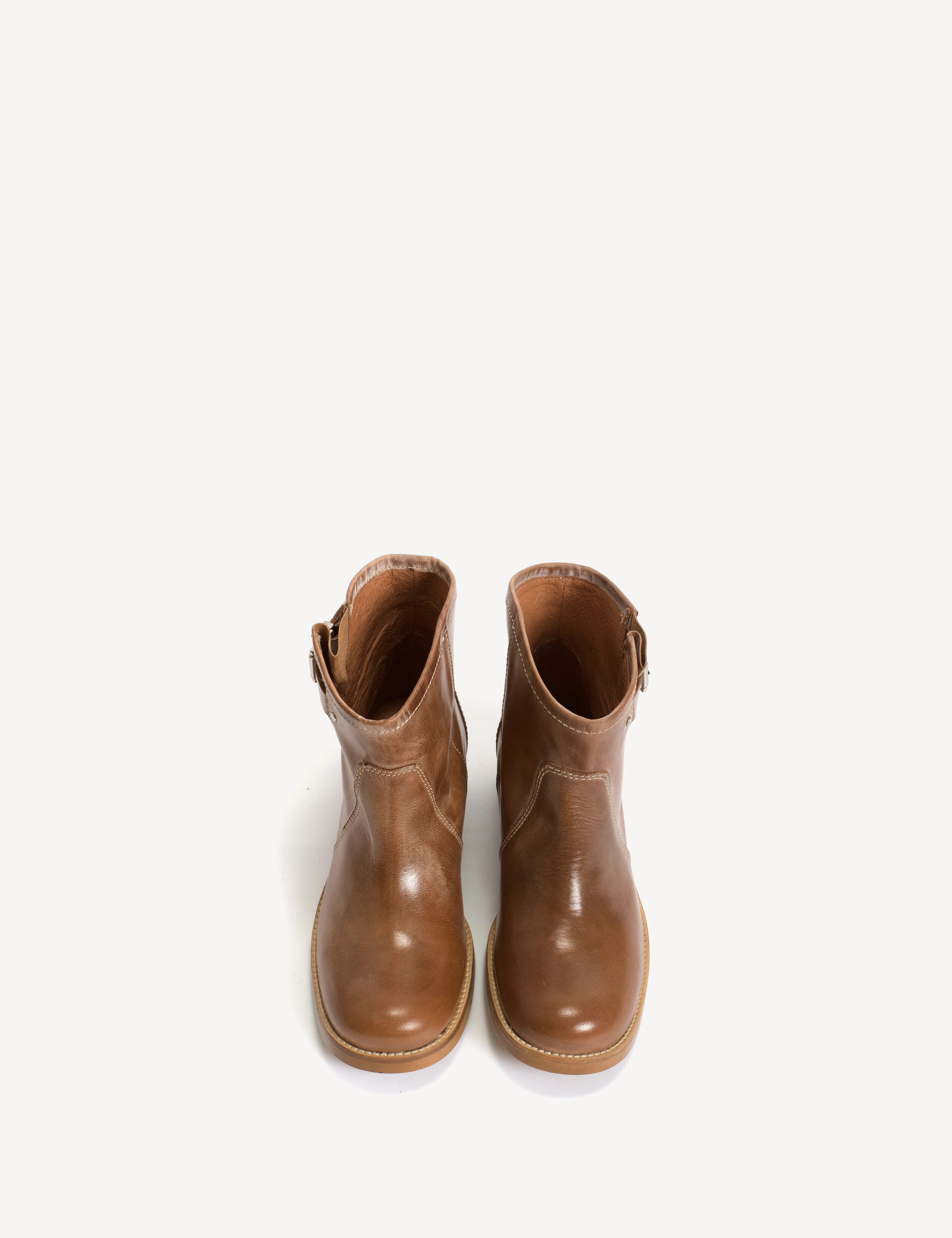 Hunter Buckle Gaucho Boot In Dark Tan Escovado Leather - Image 5