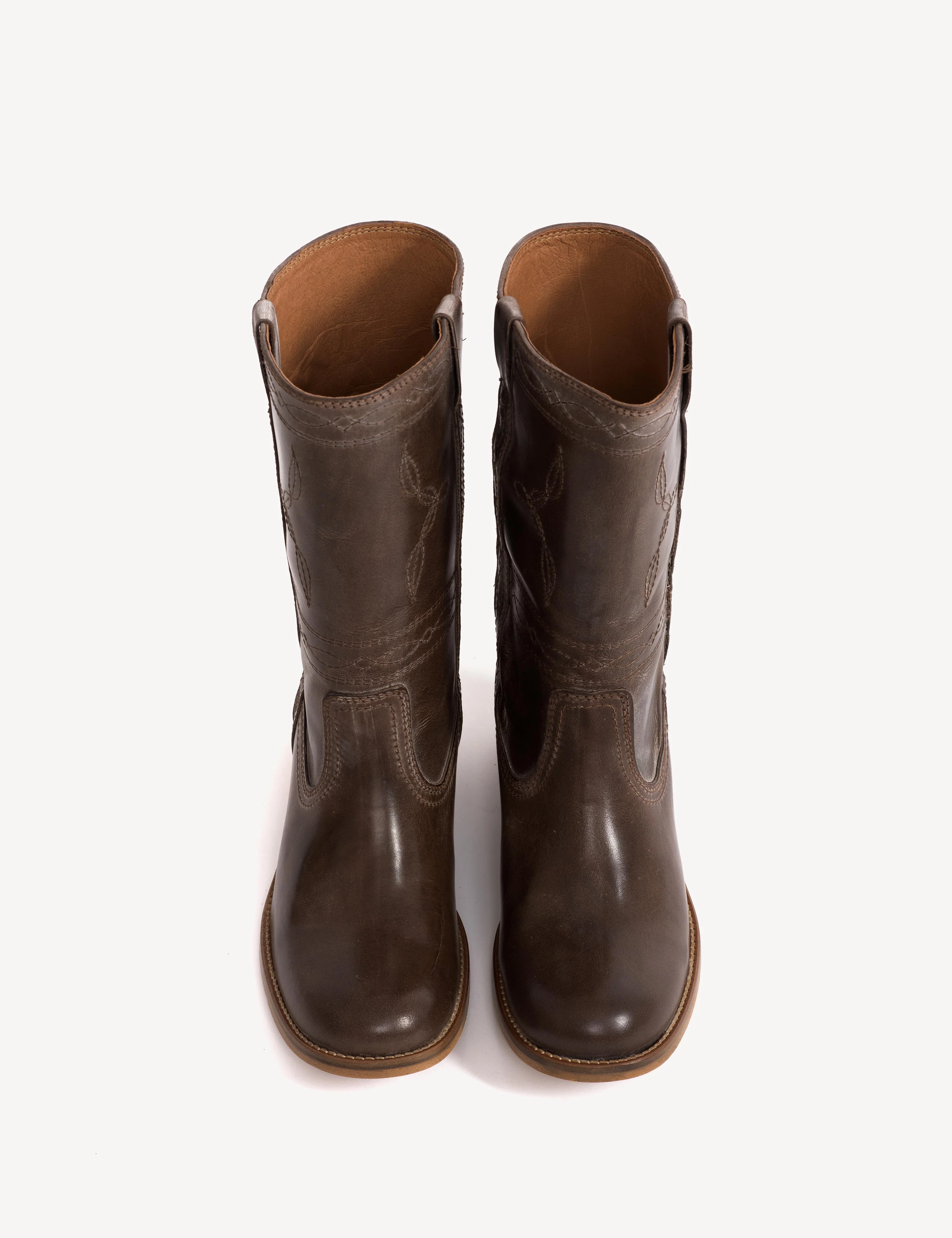 Julia Gaucho Boot With Western Stitchings In Dark Brown Escovado Leather - Image 4