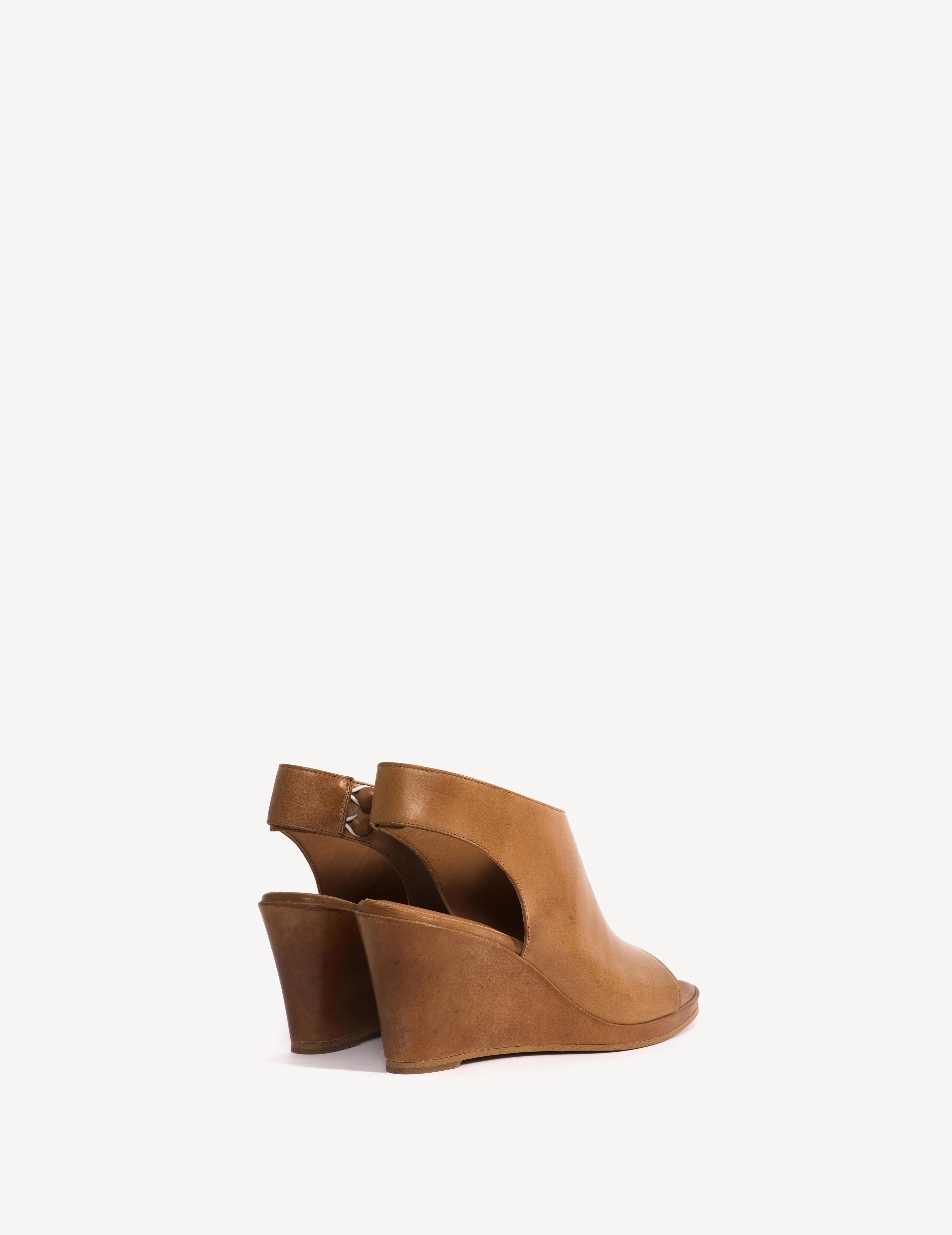 Liv Wedge Sandal In Dark Tan Escovado Leather - Image 4