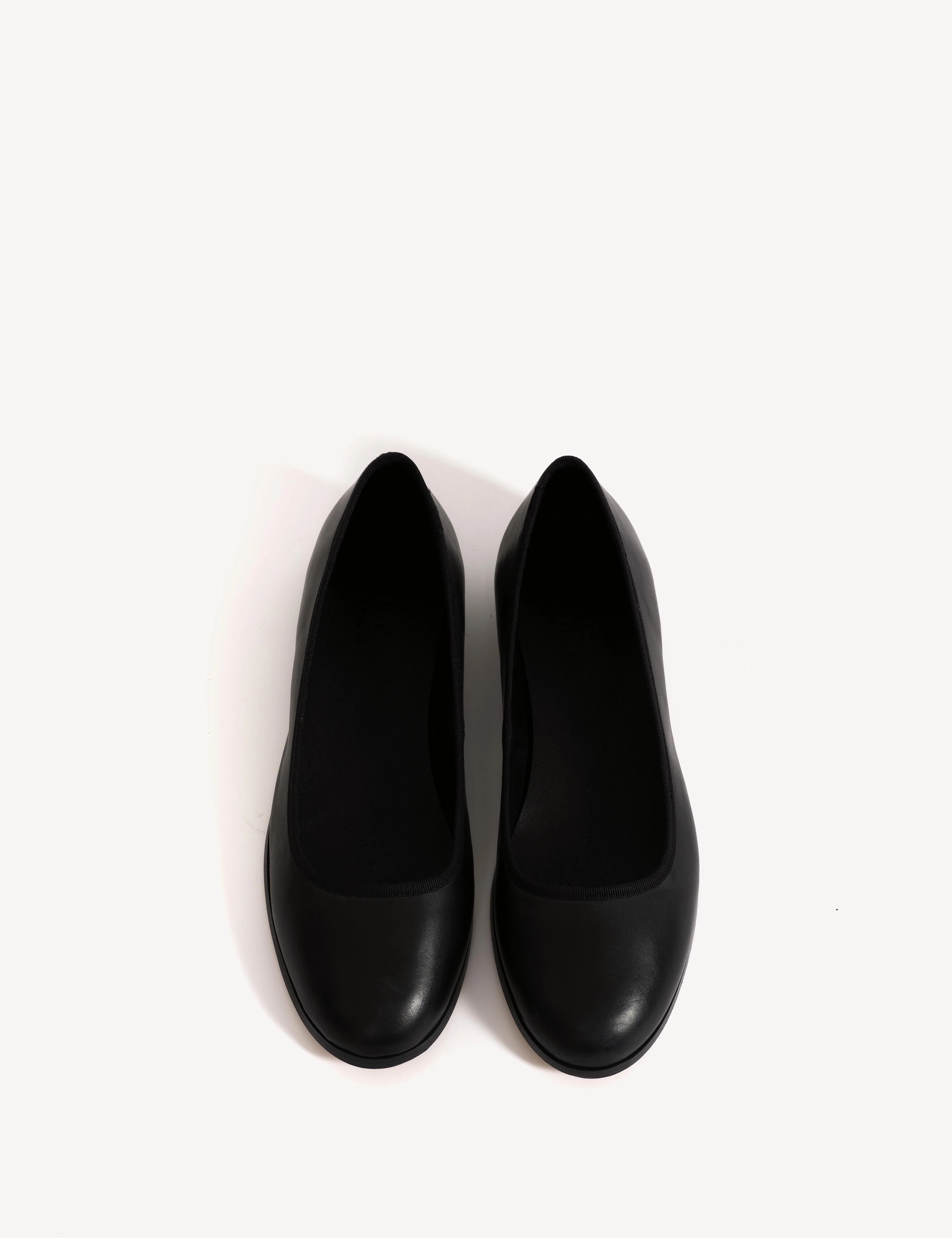 Mari Flats In Black Escovado Leather - Image 5