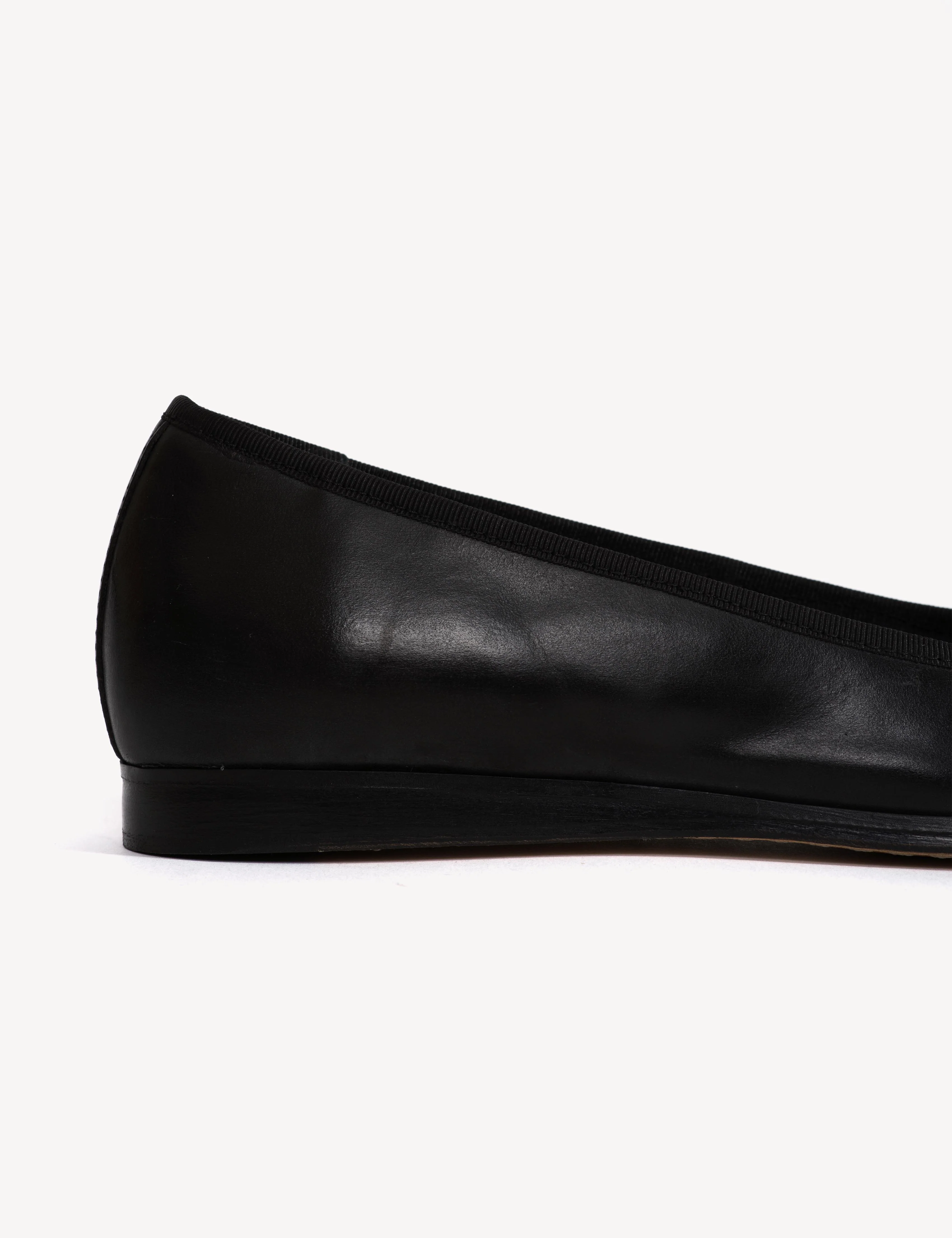 Mari Flats In Black Escovado Leather - Image 7