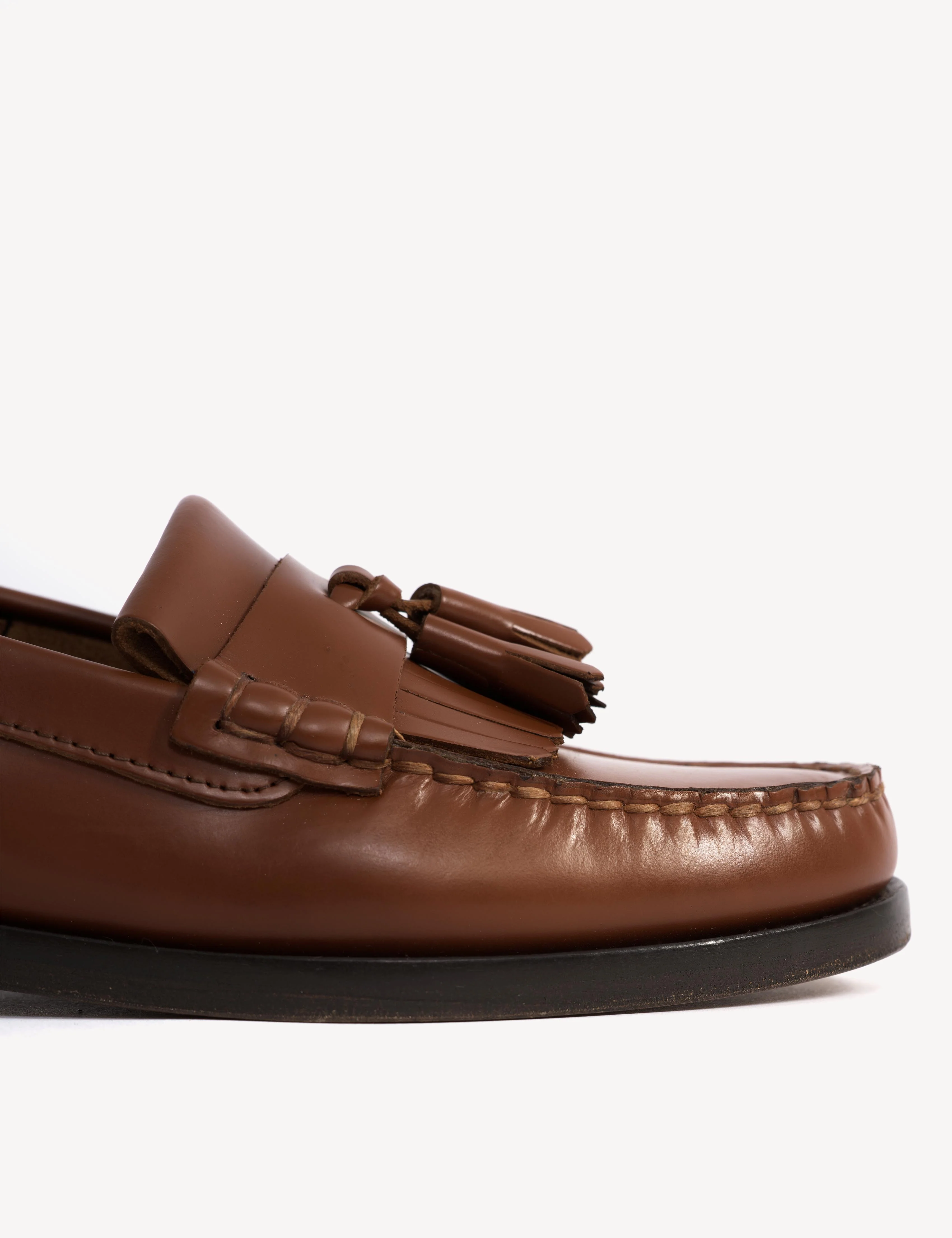 Moccasin Loafer With Fringes & Tassels In Hazelnut Polido Leather - Image 7